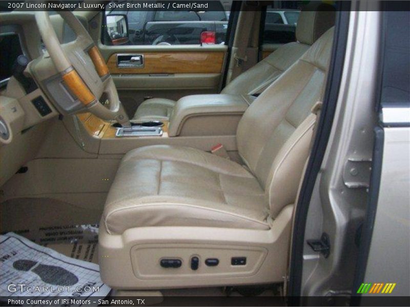Silver Birch Metallic / Camel/Sand 2007 Lincoln Navigator L Luxury