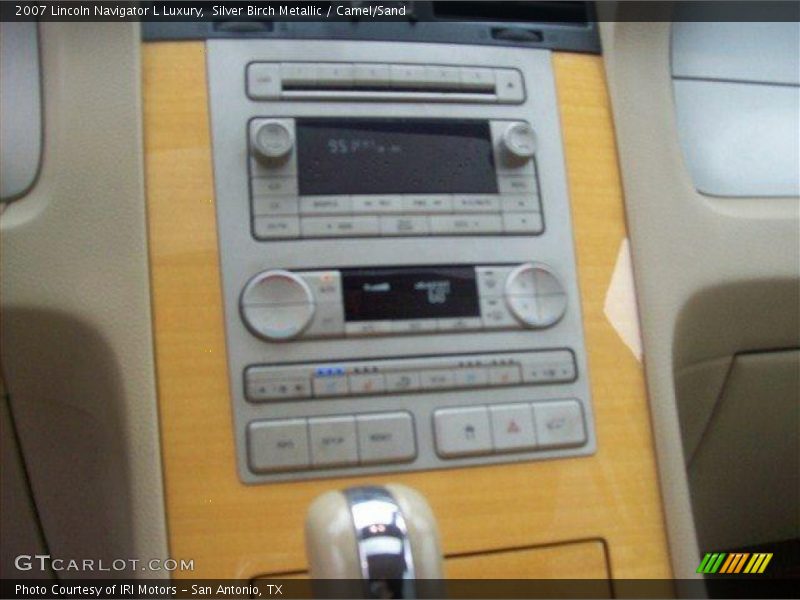 Silver Birch Metallic / Camel/Sand 2007 Lincoln Navigator L Luxury