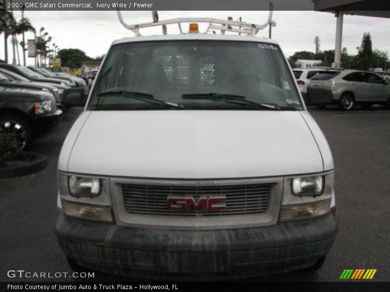 Ivory White / Pewter 2000 GMC Safari Commercial
