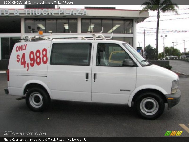 Ivory White / Pewter 2000 GMC Safari Commercial