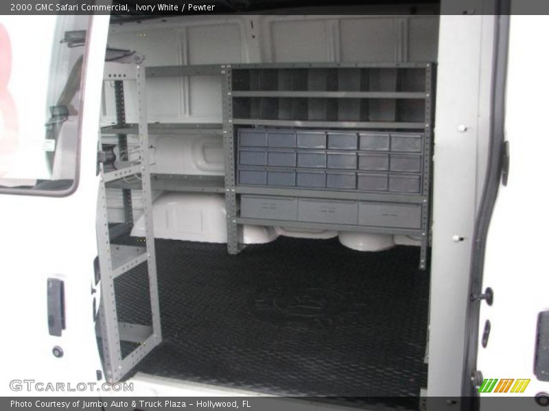 Ivory White / Pewter 2000 GMC Safari Commercial