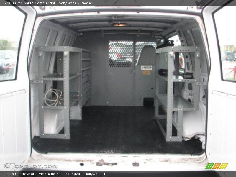 Ivory White / Pewter 2000 GMC Safari Commercial