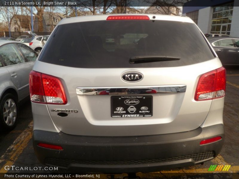 Bright Silver / Black 2011 Kia Sorento LX