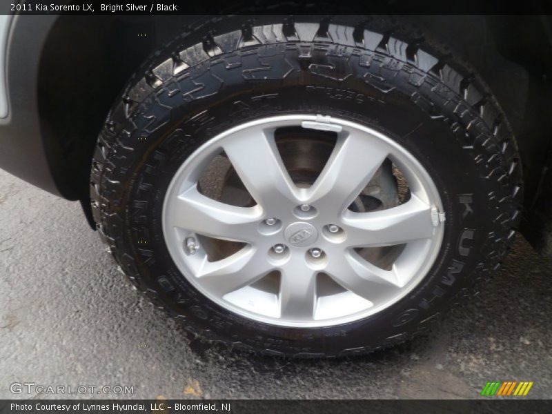 Bright Silver / Black 2011 Kia Sorento LX
