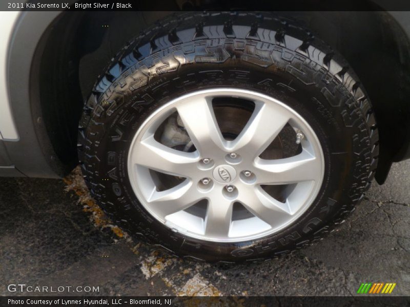 Bright Silver / Black 2011 Kia Sorento LX