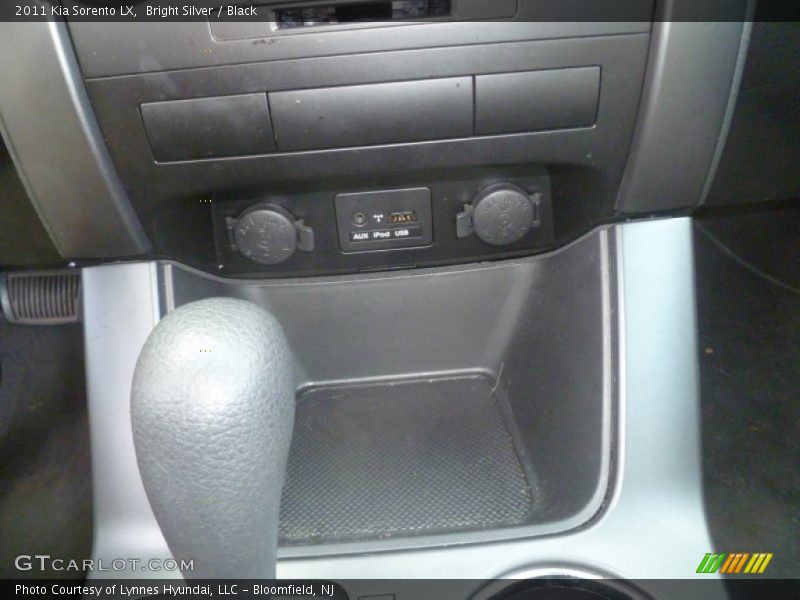 Bright Silver / Black 2011 Kia Sorento LX