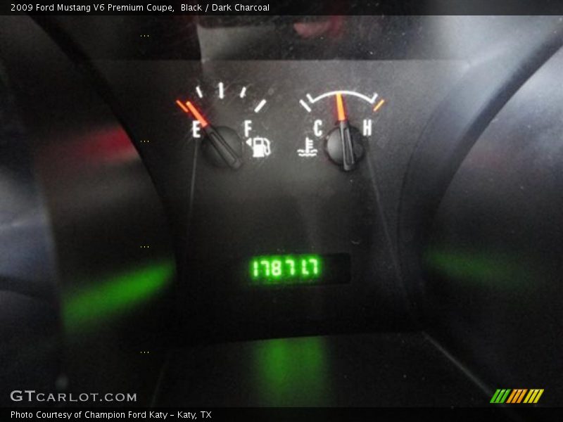 Black / Dark Charcoal 2009 Ford Mustang V6 Premium Coupe