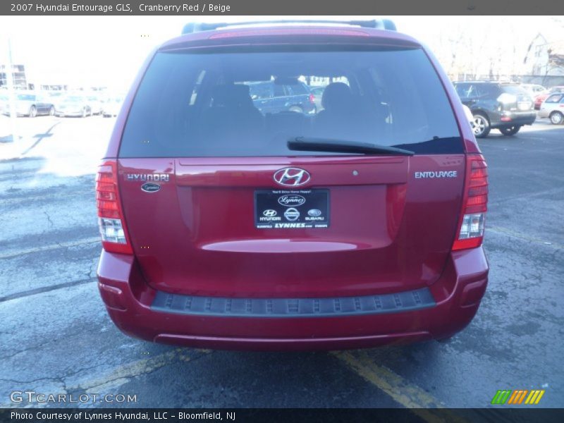 Cranberry Red / Beige 2007 Hyundai Entourage GLS