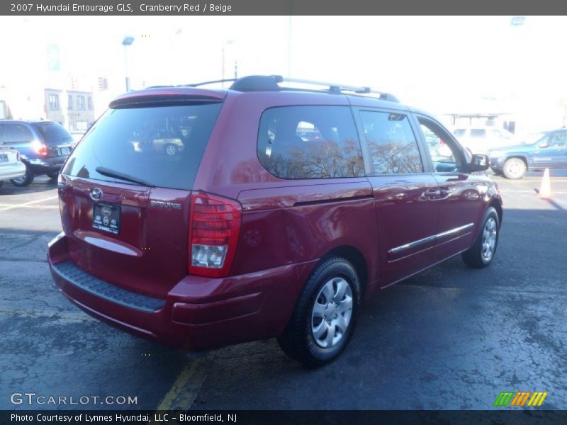 Cranberry Red / Beige 2007 Hyundai Entourage GLS