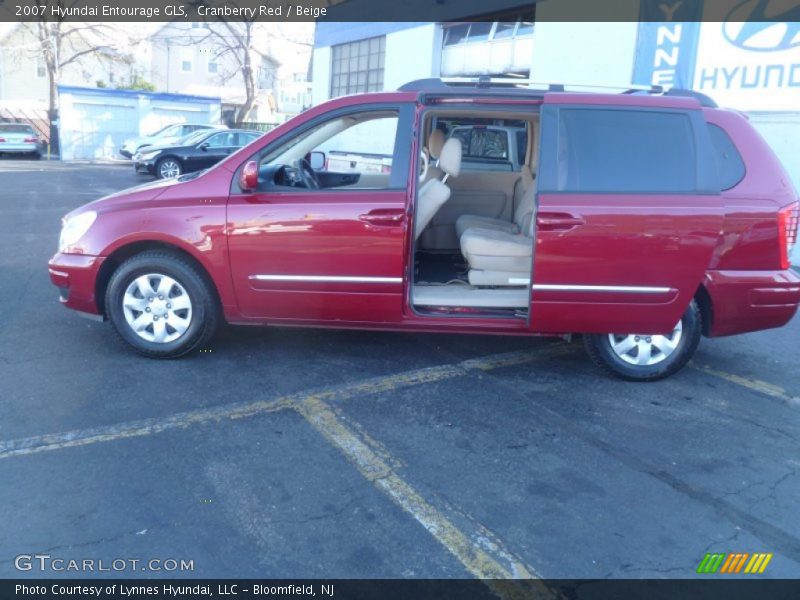 Cranberry Red / Beige 2007 Hyundai Entourage GLS