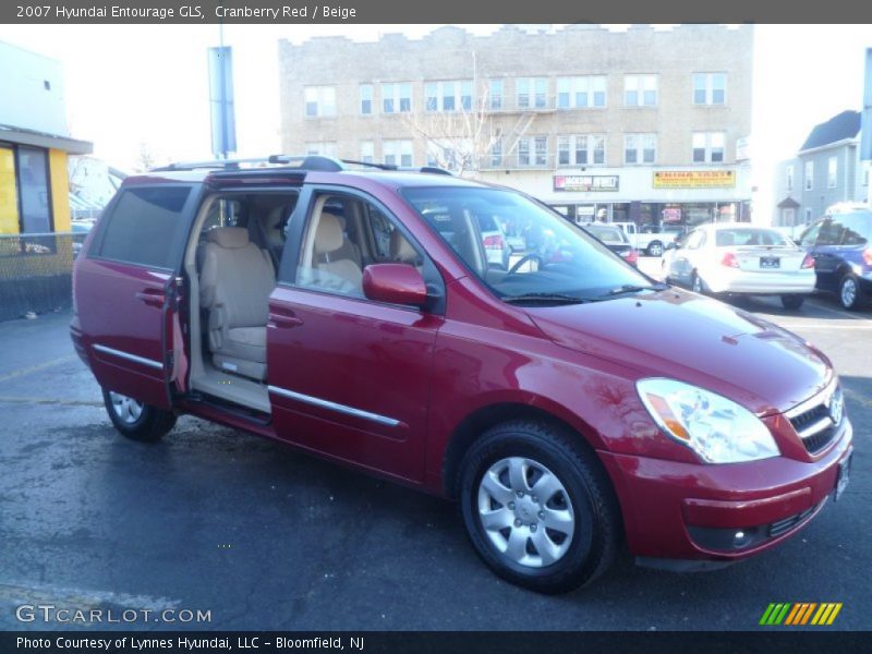 Cranberry Red / Beige 2007 Hyundai Entourage GLS