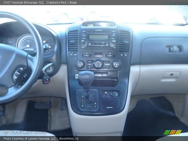 Cranberry Red / Beige 2007 Hyundai Entourage GLS