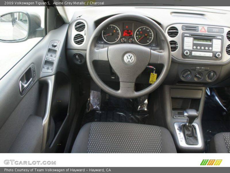 Alpine Grey Metallic / Charcoal 2009 Volkswagen Tiguan S