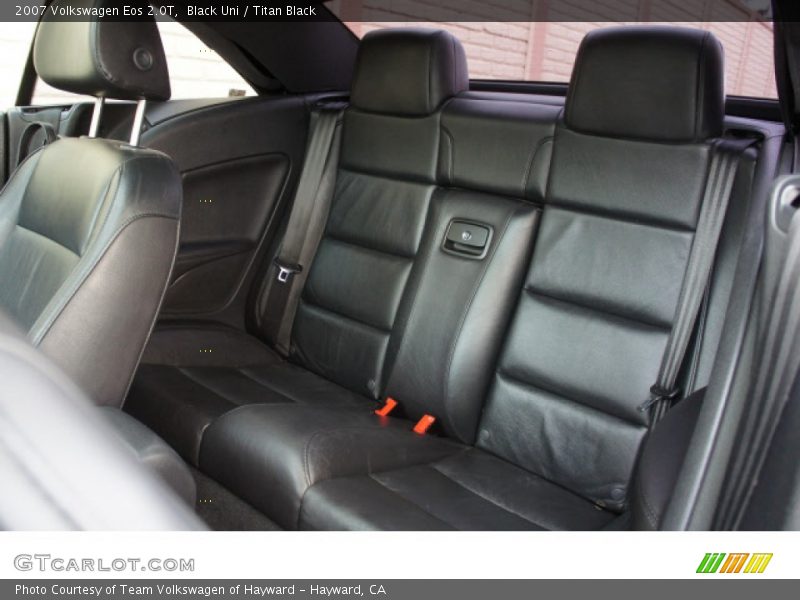  2007 Eos 2.0T Titan Black Interior