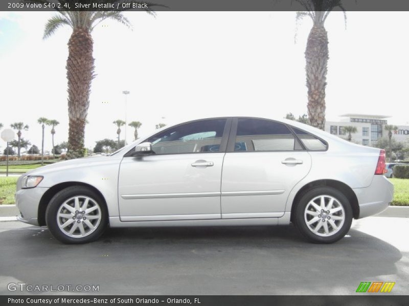 Silver Metallic / Off Black 2009 Volvo S40 2.4i