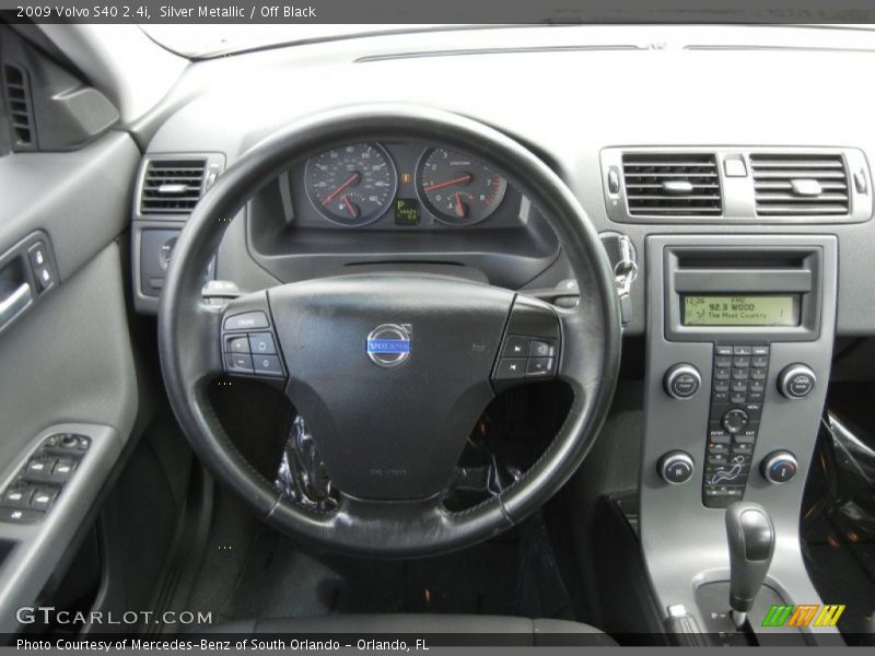 Silver Metallic / Off Black 2009 Volvo S40 2.4i