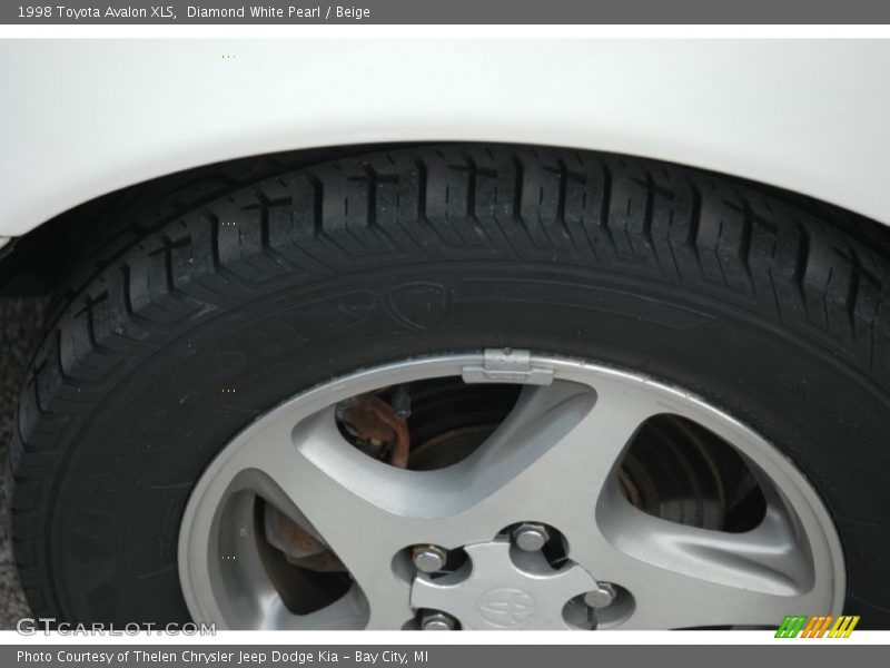 Diamond White Pearl / Beige 1998 Toyota Avalon XLS