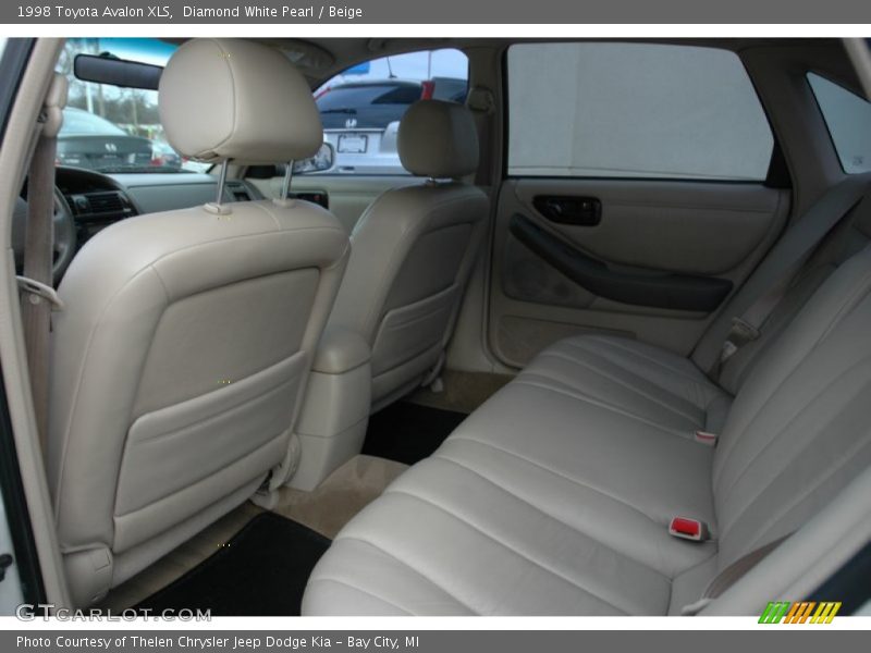 Diamond White Pearl / Beige 1998 Toyota Avalon XLS