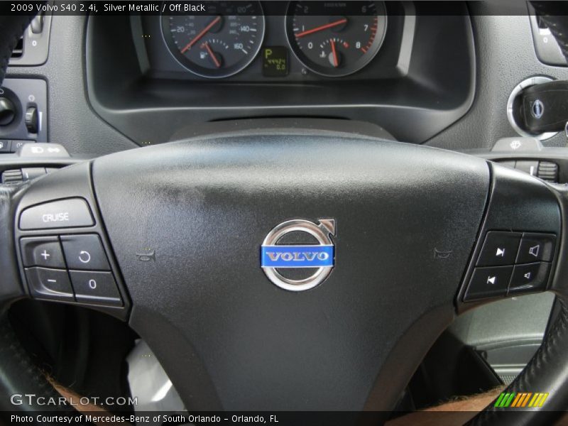 Silver Metallic / Off Black 2009 Volvo S40 2.4i