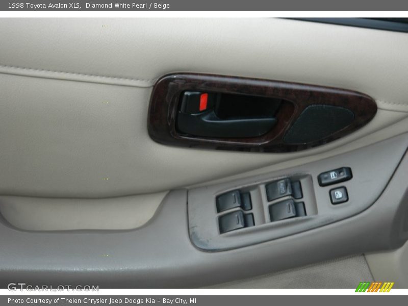 Diamond White Pearl / Beige 1998 Toyota Avalon XLS
