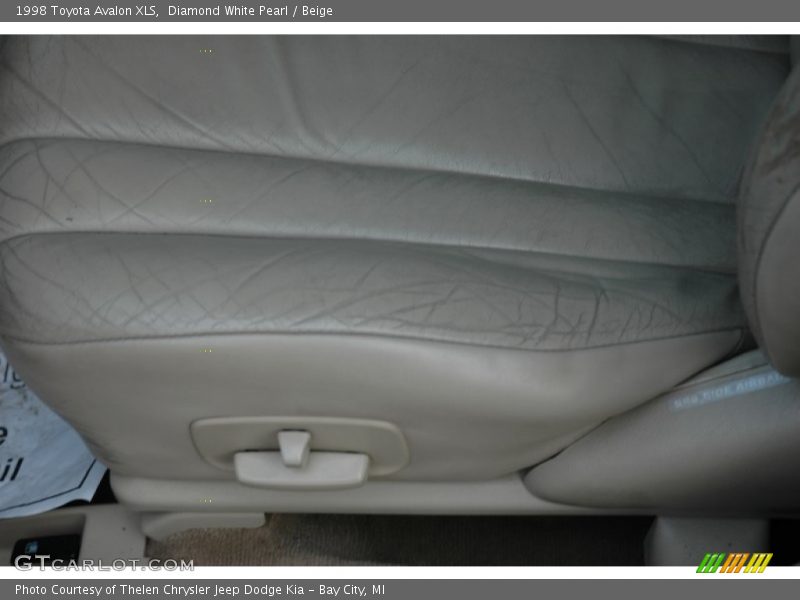Diamond White Pearl / Beige 1998 Toyota Avalon XLS