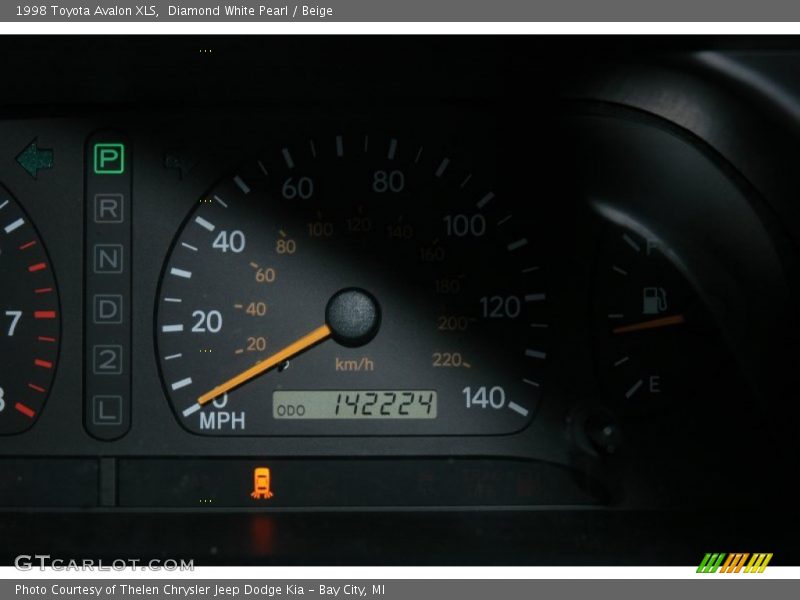 Diamond White Pearl / Beige 1998 Toyota Avalon XLS