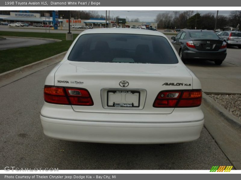 Diamond White Pearl / Beige 1998 Toyota Avalon XLS