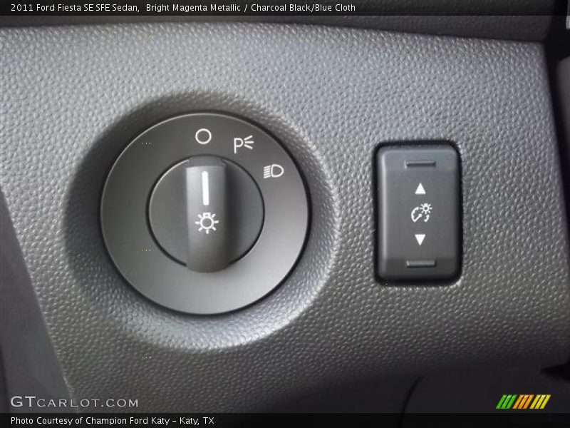 Bright Magenta Metallic / Charcoal Black/Blue Cloth 2011 Ford Fiesta SE SFE Sedan