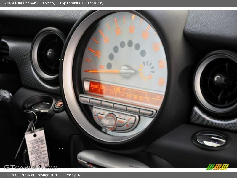 Pepper White / Black/Grey 2009 Mini Cooper S Hardtop