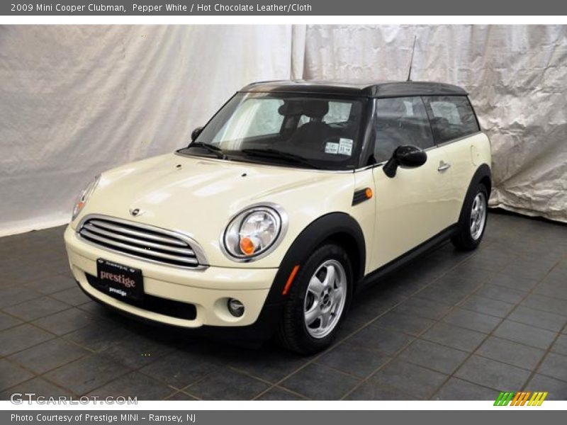 Pepper White / Hot Chocolate Leather/Cloth 2009 Mini Cooper Clubman