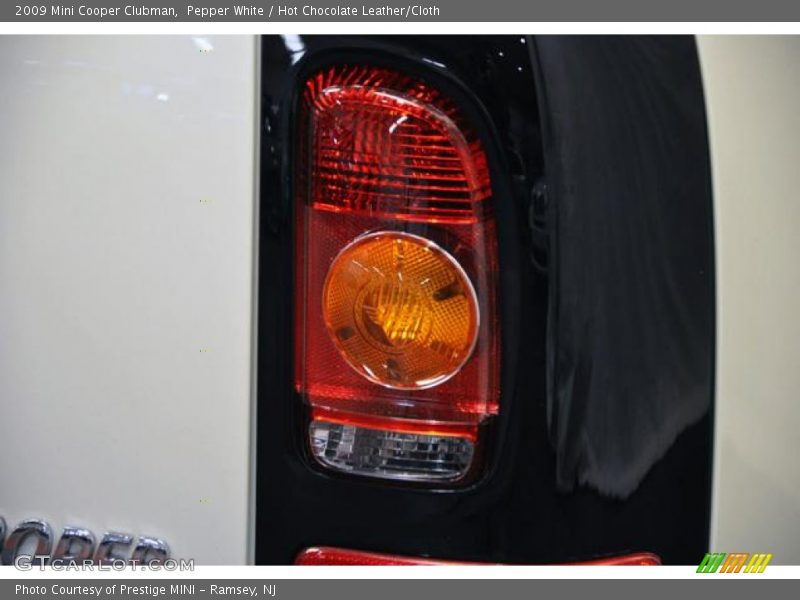 Pepper White / Hot Chocolate Leather/Cloth 2009 Mini Cooper Clubman