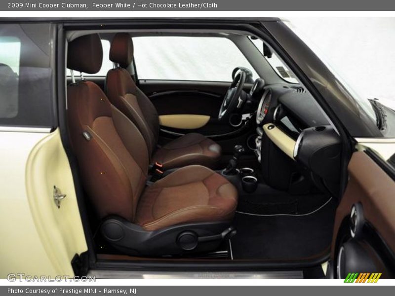 Pepper White / Hot Chocolate Leather/Cloth 2009 Mini Cooper Clubman