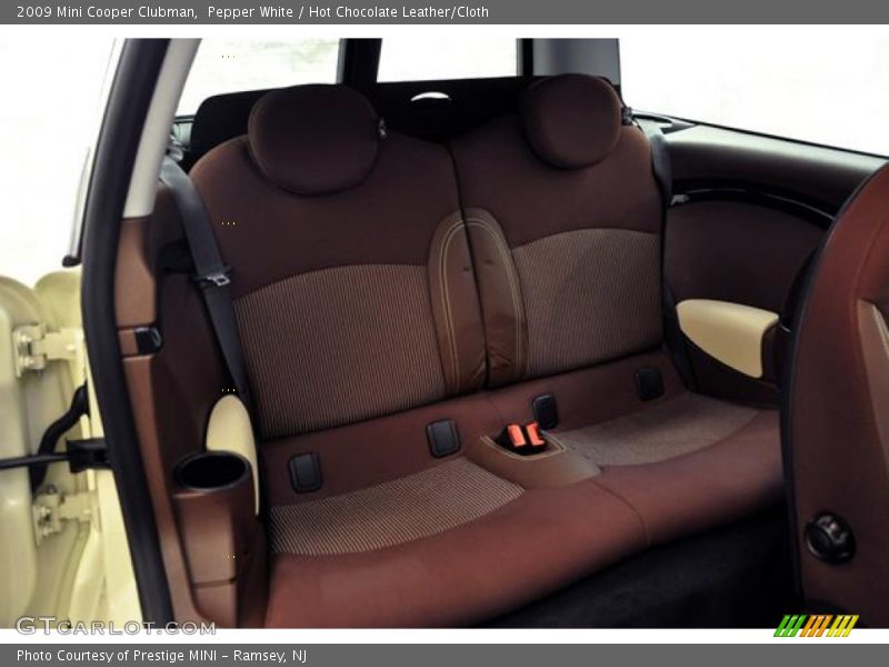 Pepper White / Hot Chocolate Leather/Cloth 2009 Mini Cooper Clubman