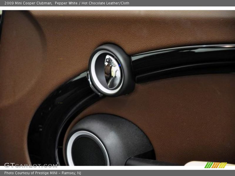 Pepper White / Hot Chocolate Leather/Cloth 2009 Mini Cooper Clubman