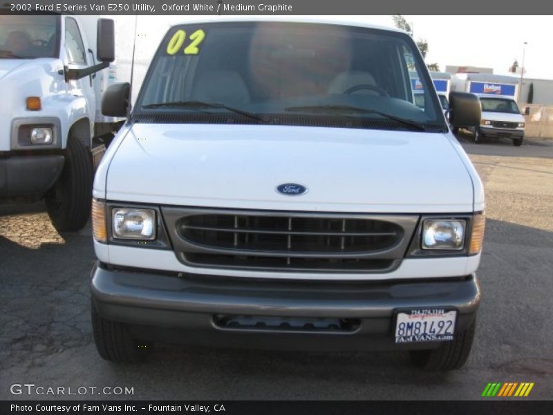 Oxford White / Medium Graphite 2002 Ford E Series Van E250 Utility