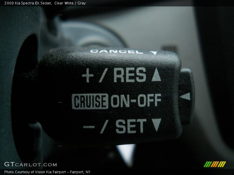 Clear White / Gray 2009 Kia Spectra EX Sedan