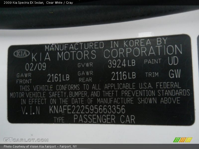 Clear White / Gray 2009 Kia Spectra EX Sedan