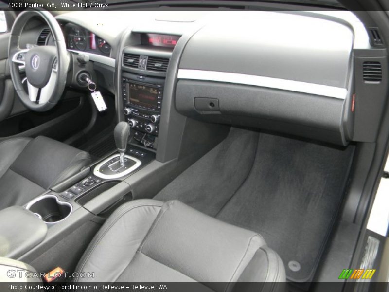 White Hot / Onyx 2008 Pontiac G8