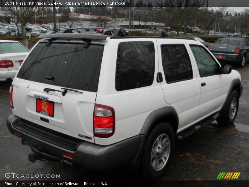 Aspen White Pearlglow / Charcoal 2001 Nissan Pathfinder SE 4x4