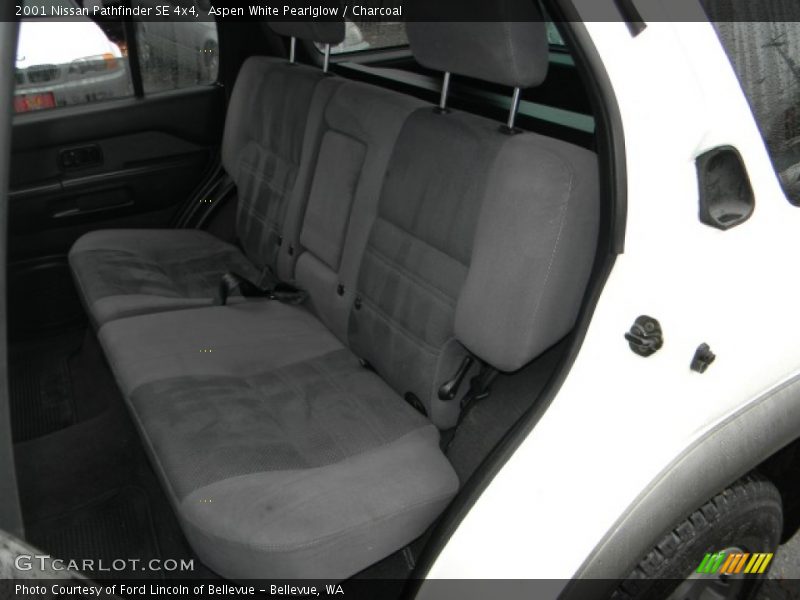 Aspen White Pearlglow / Charcoal 2001 Nissan Pathfinder SE 4x4