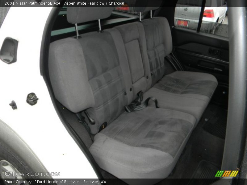 Aspen White Pearlglow / Charcoal 2001 Nissan Pathfinder SE 4x4