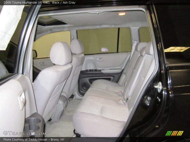 Black / Ash Gray 2006 Toyota Highlander V6 4WD