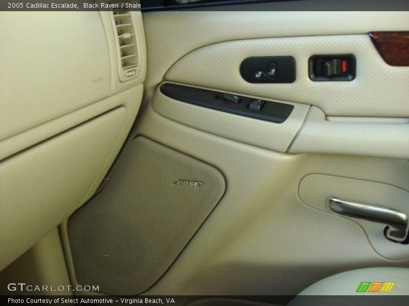 Black Raven / Shale 2005 Cadillac Escalade