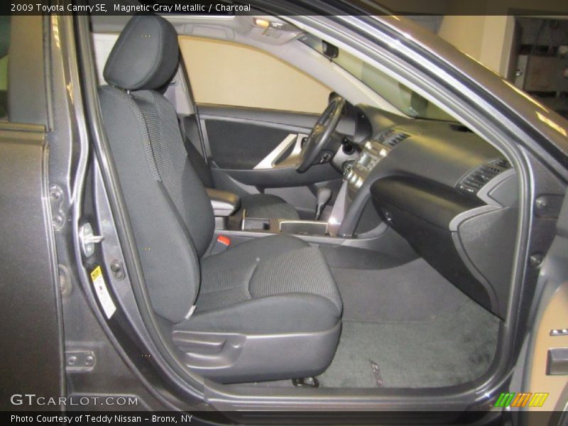 Magnetic Gray Metallic / Charcoal 2009 Toyota Camry SE