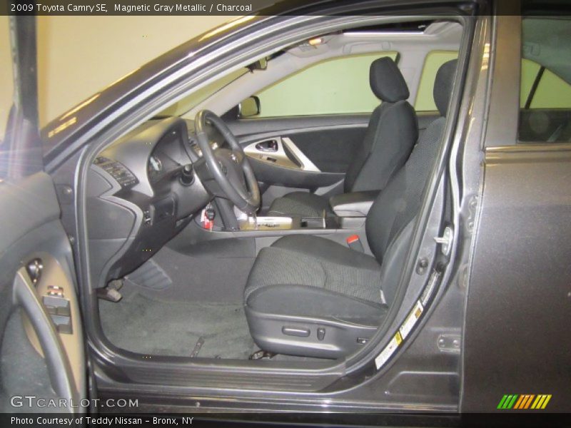 Magnetic Gray Metallic / Charcoal 2009 Toyota Camry SE