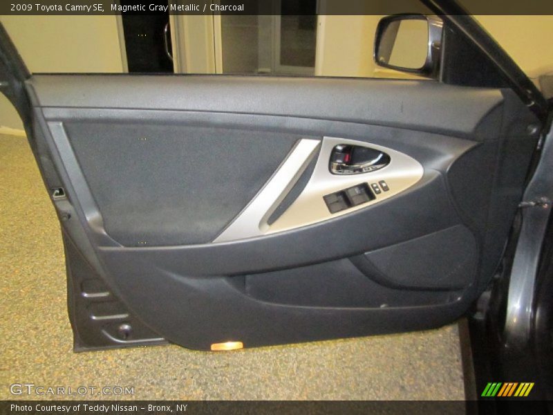 Magnetic Gray Metallic / Charcoal 2009 Toyota Camry SE