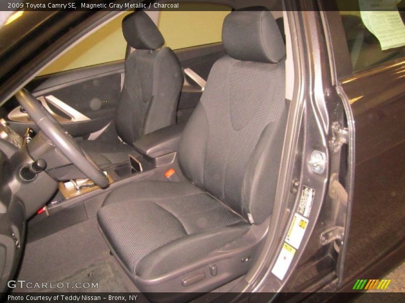 Magnetic Gray Metallic / Charcoal 2009 Toyota Camry SE