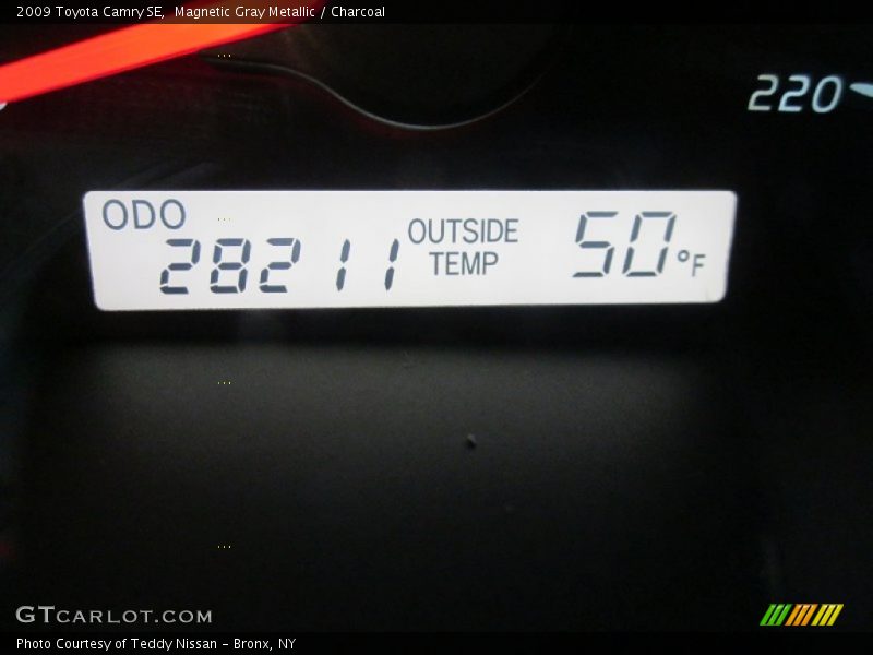 Magnetic Gray Metallic / Charcoal 2009 Toyota Camry SE