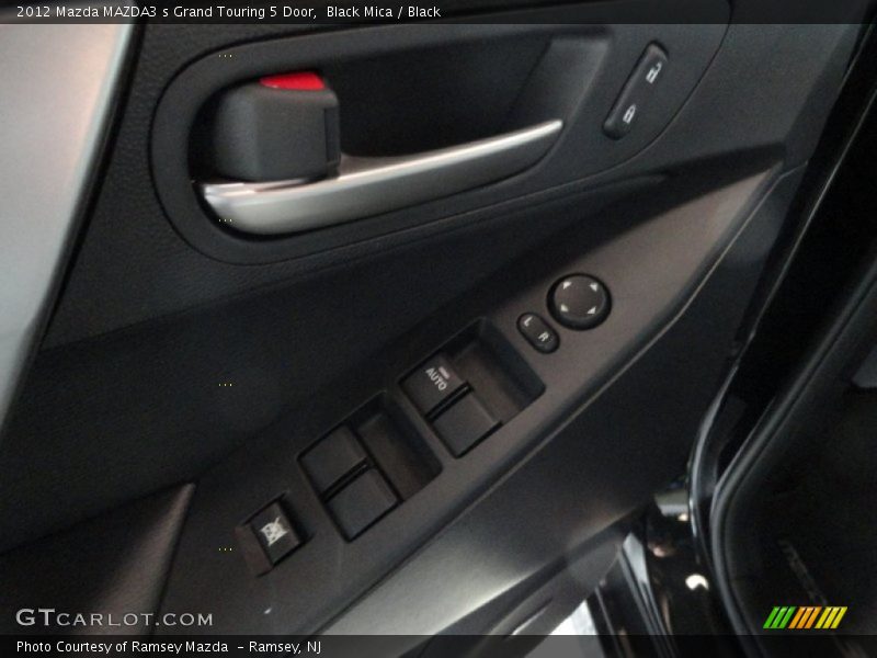 Black Mica / Black 2012 Mazda MAZDA3 s Grand Touring 5 Door