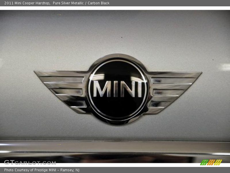 Pure Silver Metallic / Carbon Black 2011 Mini Cooper Hardtop
